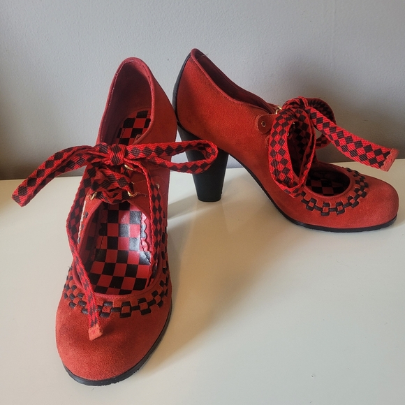 Betsey Johnson Red Suede Heels With Black Piping, VGUC, Size 9 - Picture 1 of 14